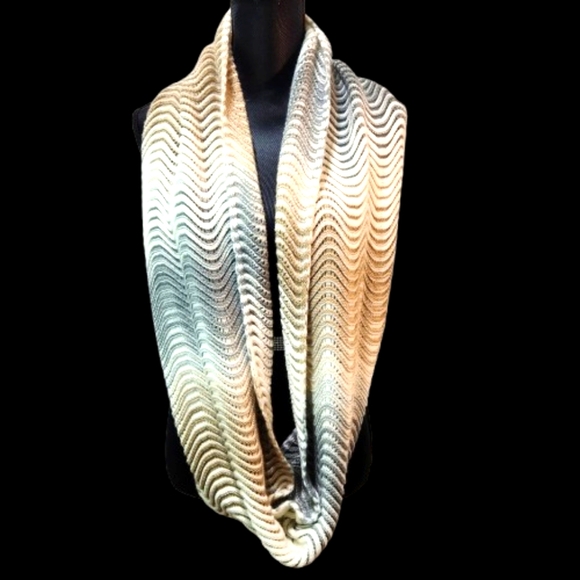 CLEO Infinity Neutral Pastel Knit Scarf - Picture 2 of 9